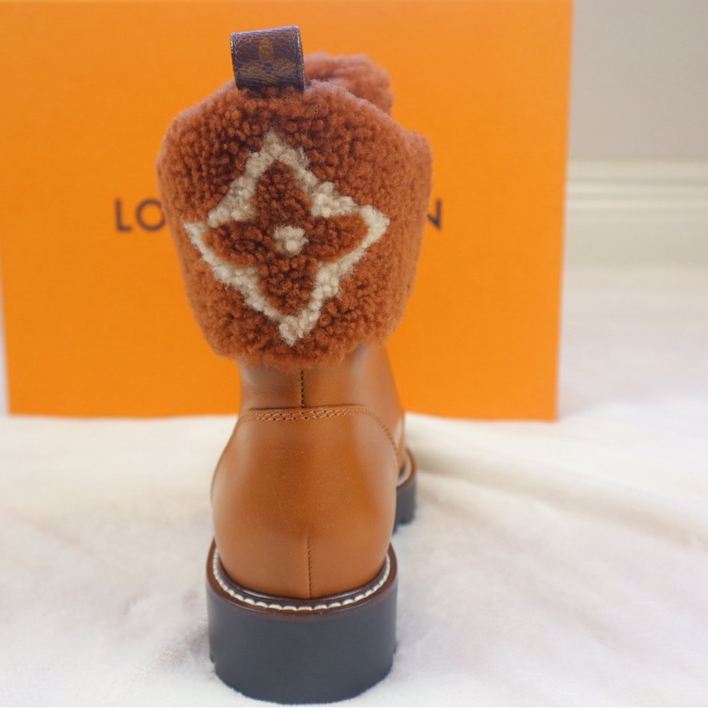 Louis Vuitton Territory Shearling Flat Ranger Boots - Picture 14 of 16
